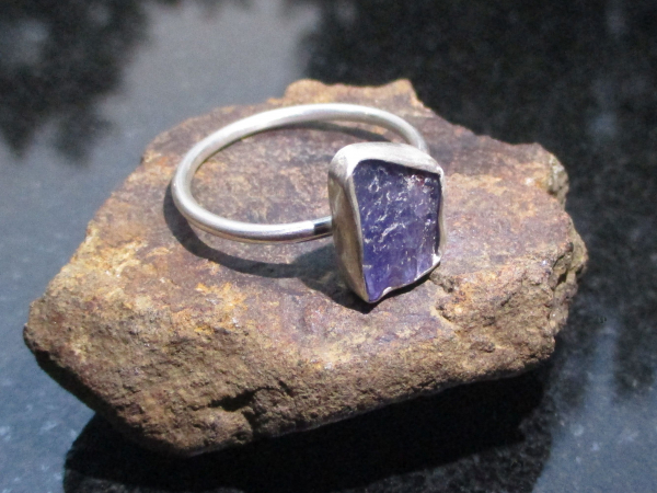 Raw Tanzanite Ring in US Size 9 Set in 925 Sterling Silver, Natural Purple Cryst