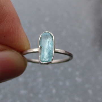 Size 6 Handmade Raw Blue Apatite Crystal Stacking Ring with Thin Dainty Hammered