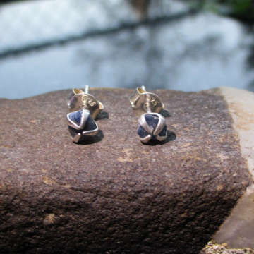 Raw Blue Sapphire Earrings Studs in 925 Sterling Silver Minimalist 5mm Small Stone Crystal Jewelry