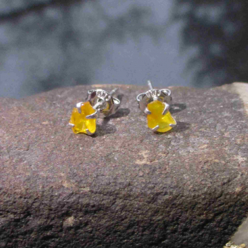 6mm Raw Opal Stud Earrings in Sterling Silver with 4 Prong Setting Small Stone Minimalist Crystal Earrings October Birthstone Gemstone Studs